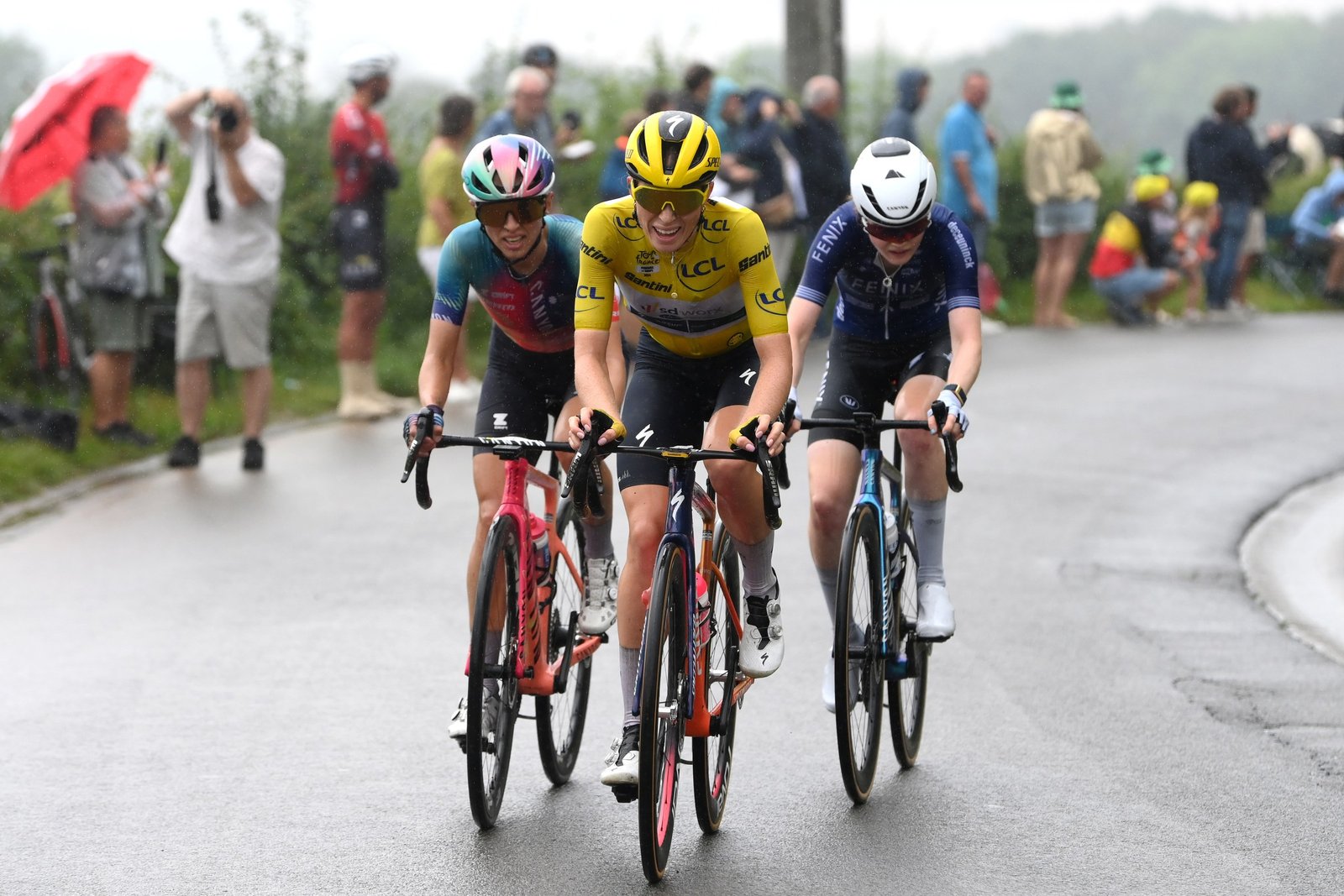 LIEGE, BELGIUM - AUGUST 14: Katarzyna Niewiadoma of Poland and Team Canyon//SRAM Racing, Demi Vollering of The Netherlands and Team SD Worx - Protime - Yellow Lader Jersey and Puck Pieterse of The Netherlands and Team Fenix-Deceuninck compete in the breakaway during the 3rd Tour de France Femmes 2024, Stage 4 a 122.7km stage from Valkenburg to Liege / #UCIWWT / on August 14, 2024 in Liege, Belgium. (Photo by Alex Broadway/Getty Images)